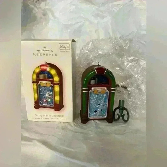 Hallmark NEW 2008 Magic “Swingin’ Into Christmas” Jukebox ornament - Picture 2 of 4